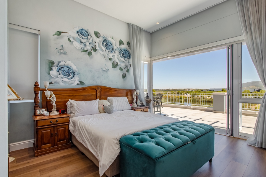 5 Bedroom Property for Sale in Val De Vie Estate Western Cape